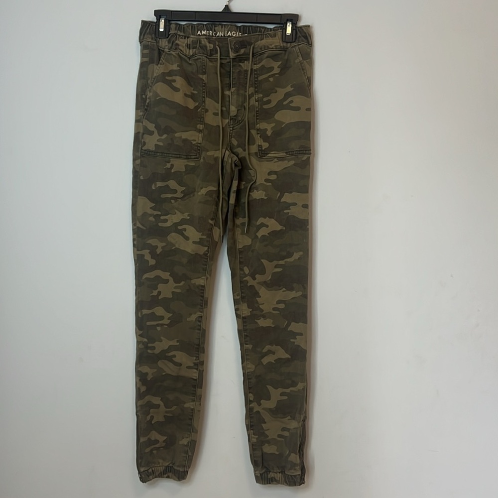 American Eagle Women’s High Waist Olive Green Camo Jogger Pants Size 6 Regular